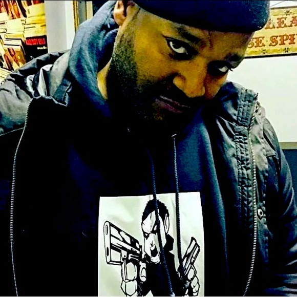 World Famous Queens Bridge long sleeve shirt all sizes available - Picture 7 of 10